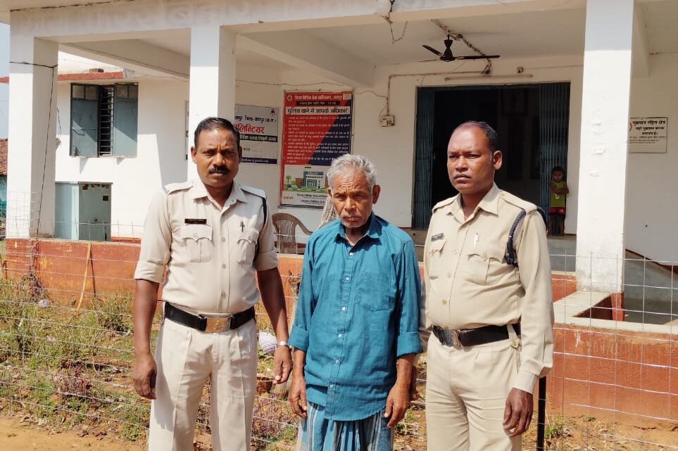 शराब के नशे में अपनी ही पत्नी की हत्या करने वाले आरोपी  पति को पुलिस ने गिरफ्तार कर  भेजा  जेल