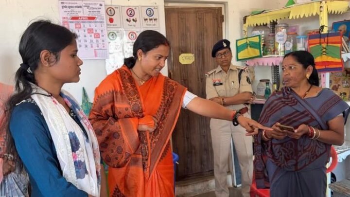 मंत्री ने किया सस्पेंड: इंस्पेक्शन के दौरान लापरवाही पर बिफरी मंत्री ने प्रोग्राम अफसर को किया सस्पेंड, पीओ और पर्यवेक्षक को नोटिस