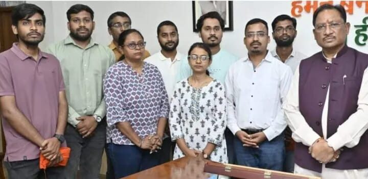 बर्खास्त बीएड शिक्षकों की हड़ताल खत्म, सीएम से चर्चा के बाद किया फैसला