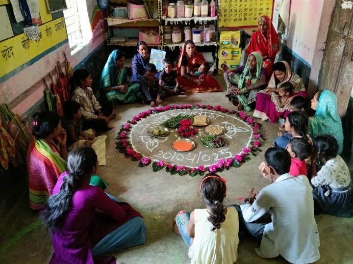 जिले में पोषण पखवाड़े के तहत आंगनबाड़ी केंद्रों में विभिन्न गतिविधियां आयोजित बच्चों को पर्यावरण संरक्षण संवर्धन की दी जा रही जानकारी जिले में पोषण पखवाड़े के तहत आंगनबाड़ी केंद्रों में विभिन्न गतिविधियां आयोजित बच्चों को पर्यावरण संरक्षण संवर्धन की दी जा रही जानकारी