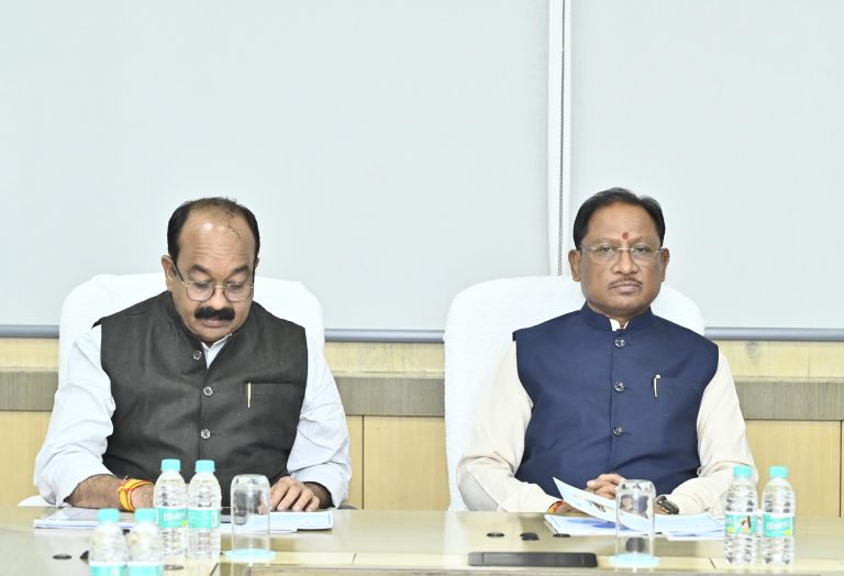 मुख्यमंत्री के निर्देश पर 11 हजार से अधिक हैंडपंपों की हुई मरम्मत, मुख्यमंत्री ने की PHE विभाग की समीक्षा, सरगुजा में खुलेगा परिक्षेत्रीय कार्यालय सुशासन तिहार में विभाग को प्राप्त आवेदनों पर त्वरित समाधान के दिए निर्देश, जल संरक्षण के लिए “कैच द रेन” अभियान का करें व्यापक प्रचार मुख्यमंत्री के निर्देश पर 11 हजार से अधिक हैंडपंपों की हुई मरम्मत, मुख्यमंत्री ने की PHE विभाग की समीक्षा, सरगुजा में खुलेगा परिक्षेत्रीय कार्यालय सुशासन तिहार में विभाग को प्राप्त आवेदनों पर त्वरित समाधान के दिए निर्देश, जल संरक्षण के लिए “कैच द रेन” अभियान का करें व्यापक प्रचार