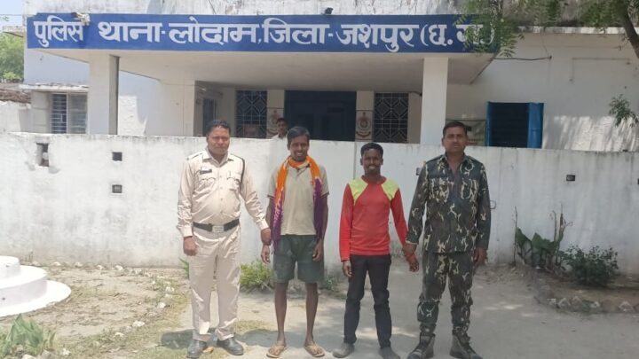 ऑपरेशन शंखनाथः- बरगीडांड़ (झारखंड) की ओर क्रूरतापूर्वक पैदल गौ-तस्करी करते 02 तस्करों को रंगे हाथ किया गया गिरफ्तार, भेजा गया जेल,