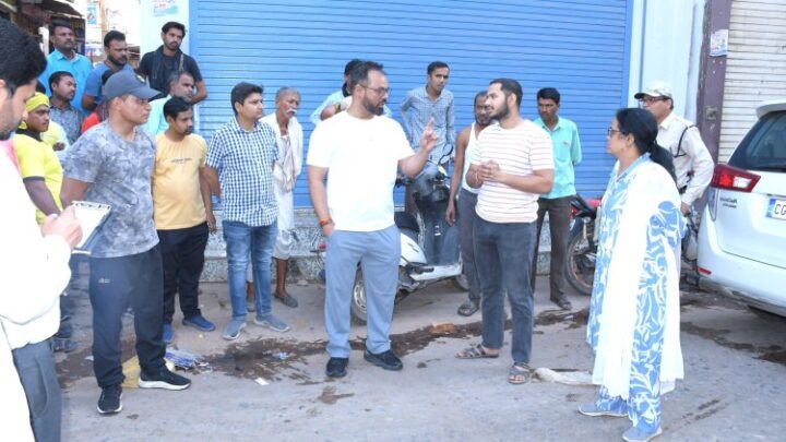 चौक-चौराहों पर गंदगी देख भड़के कलेक्टर,,सीएमओ को कारण बताओ नोटिस जारी