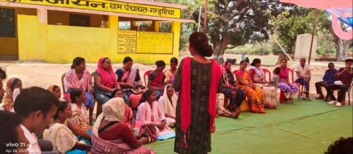 गम्हरिया ग्राम पंचायत में ग्राम वासियों को दी गई शासकीय योजनाओं की जानकारी