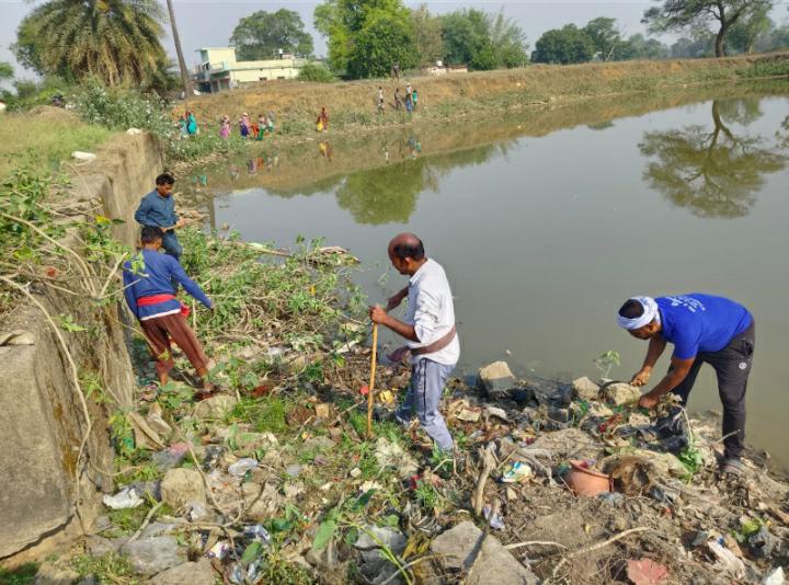 बागबहार और पत्थलगांव में मंदिर, तालाब की श्रमदान करके साफ सफाई की गई बागबहार और पत्थलगांव में मंदिर, तालाब की श्रमदान करके साफ सफाई की गई
