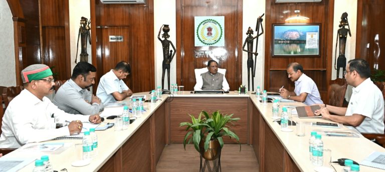 छत्तीसगढ़ बनेगा शिक्षा का राष्ट्रीय केंद्र: CM ने देश के टॉप-100 शैक्षणिक संस्थानों में स्थान दिलाने के लिए विश्वविद्यालयों और महाविद्यालयों की गुणवत्ता सुधारने को कहा कोरबा, दंतेवाड़ा और रायगढ़ में विकसित होंगे राष्ट्रीय मॉडल कॉलेज, खैरागढ़ के इंदिरा कला संगीत विश्वविद्यालय को मिलेगा वैश्विक आयाम छत्तीसगढ़ बनेगा शिक्षा का राष्ट्रीय केंद्र: CM ने देश के टॉप-100 शैक्षणिक संस्थानों में स्थान दिलाने के लिए विश्वविद्यालयों और महाविद्यालयों की गुणवत्ता सुधारने को कहा कोरबा, दंतेवाड़ा और रायगढ़ में विकसित होंगे राष्ट्रीय मॉडल कॉलेज, खैरागढ़ के इंदिरा कला संगीत विश्वविद्यालय को मिलेगा वैश्विक आयाम