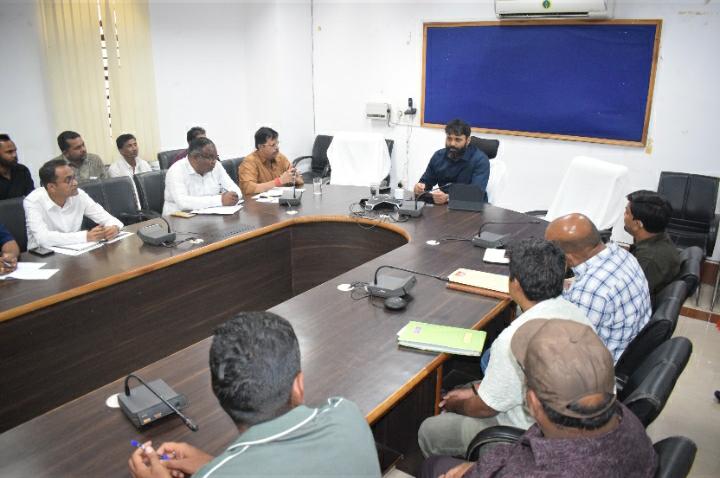 कलेक्टर ने राशन कार्डधारी हितग्राहियों को हर माह समय पर राशन वितरण करने के दिए निर्देश शासन का वित्तीय नुकसान और चावल की हेराफेरी करने वाले पर होगी कार्रवाई कलेक्टर ने उचित मूल्य दुकानदारों की शंका समस्याओं का भी समाधान किया कलेक्टर ने फूड इंस्पेक्टर और उचित मूल्य दुकानदारों के संचालकों ली समीक्षा बैठक कलेक्टर ने राशन कार्डधारी हितग्राहियों को हर माह समय पर राशन वितरण करने के दिए निर्देश शासन का वित्तीय नुकसान और चावल की हेराफेरी करने वाले पर होगी कार्रवाई कलेक्टर ने उचित मूल्य दुकानदारों की शंका समस्याओं का भी समाधान किया कलेक्टर ने फूड इंस्पेक्टर और उचित मूल्य दुकानदारों के संचालकों ली समीक्षा बैठक