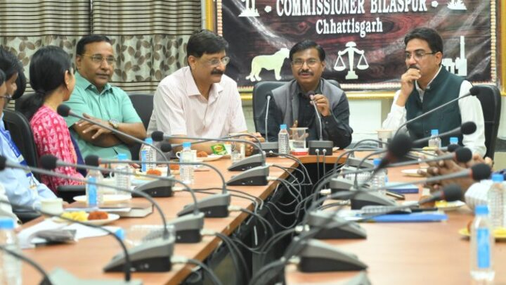 बिलासपुर संभाग के नए कमिश्नर सुनील जैन ने कार्यभार किया ग्रहण,2009 बैच के हैं IAS अधिकारी,निवर्तमान कमिश्नर महादेव कावरे की बिदाई
