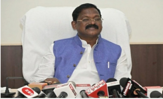 मंत्रिमंडल विस्तार पर गरमायी सियासत, पूर्व मंत्री अमरजीत भगत ने कहा….”राजेश मूणत, अजय चंद्राकर और धरमलाल कौशिक अब झुनझुना बजायेंगे