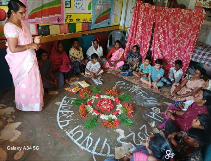 जिले में पोषण पखवाड़े के तहत आंगनबाड़ी केंद्रों में विभिन्न गतिविधियां आयोजित,गर्भवती माताओं और बच्चों के पौष्टिक आहार खान पान के संबंध में दी जा रही है जानकारी जिले में पोषण पखवाड़े के तहत आंगनबाड़ी केंद्रों में विभिन्न गतिविधियां आयोजित,गर्भवती माताओं और बच्चों के पौष्टिक आहार खान पान के संबंध में दी जा रही है जानकारी