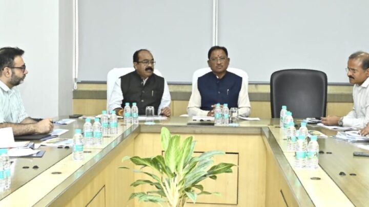 मुख्यमंत्री ने PWD विभाग की समीक्षा की: गुणवत्तायुक्त सड़कों, पुल-पुलियों व भवनों का निर्माण समय सीमा में पूरा करने का आदेश, तकनीकी उपयोग से खराब सड़कों के त्वरित चिन्हांकन व मरम्मत के भी निर्देश