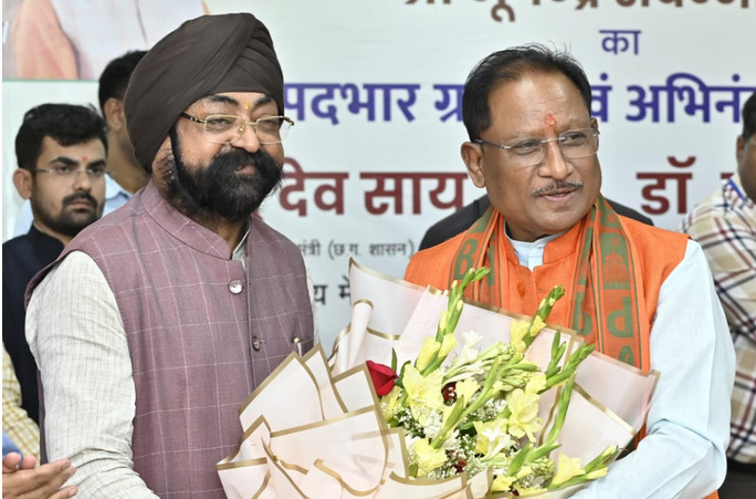 क्रेडा अध्यक्ष के पदभार ग्रहण समारोह में शामिल हुए मुख्यमंत्री, बोले, अक्षय ऊर्जा के क्षेत्र में छत्तीसगढ़ के समग्र विकास में क्रेडा की भूमिका अत्यंत महत्वपूर्ण क्रेडा अध्यक्ष के पदभार ग्रहण समारोह में शामिल हुए मुख्यमंत्री, बोले, अक्षय ऊर्जा के क्षेत्र में छत्तीसगढ़ के समग्र विकास में क्रेडा की भूमिका अत्यंत महत्वपूर्ण