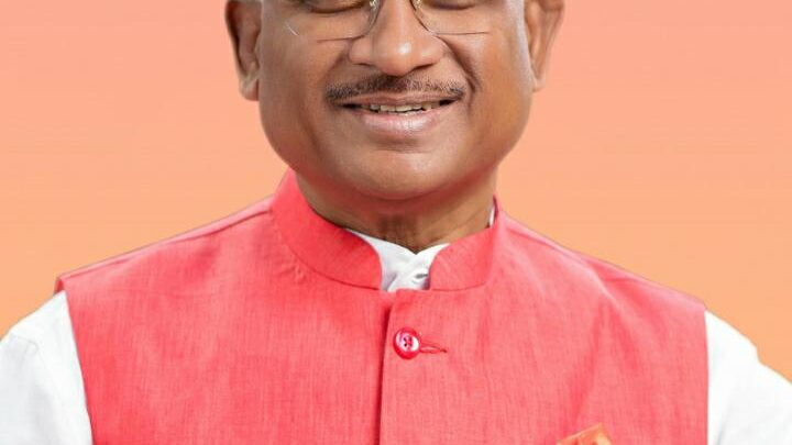 कलेक्टर ने नागरिकों के राशनकार्ड, पानी, बिजली, आय, जाति, निवास के आवेदनों का निराकरण गंभीरता से करने के निर्देश कलेक्टर ने सुशासन तिहार के आवेदनों की समीक्षा की मुख्यमंत्री किसी भी गांव में आकस्मिक निरीक्षण करके लोगों के आवेदनों की जानकारी लेंगे