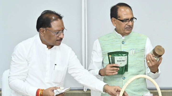 *’अटल डिजिटल सुविधा केंद्रों’ की केंद्रीय मंत्री श्री चौहान ने की सराहना: ग्रामीण अर्थव्यवस्था में डिजिटल सशक्तिकरण की दिशा में बताया क्रांतिकारी कदम