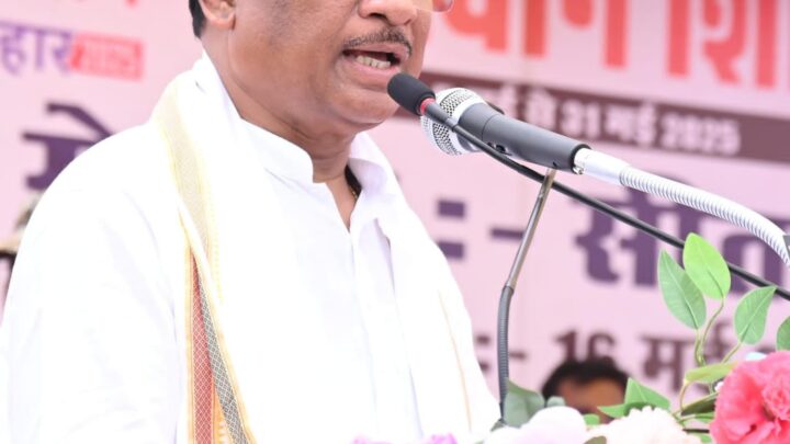 मुख्यमंत्री पहुंचे सीतागांव समाधान शिविर: 132 केवी सब स्टेशन, प्राथमिक स्वास्थ्य केंद्र उन्नयन, हायर सेकेंडरी स्कूल उन्नयन की घोषणाएं*  *मुख्यमंत्री श्री विष्णु देव साय मोहला-मानपुर-अंबागढ़ चौकी जिले के मानपुर ब्लॉक में  सीतागांव समाधान शिविर में हुए शामिल*