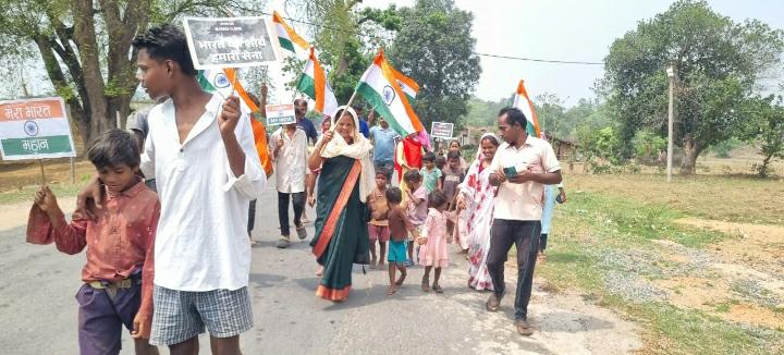 देशभक्ति गीत के साथ सभी ग्राम पंचायतों और नगरीय निकाय में निकाली गई तिरंगा यात्रा