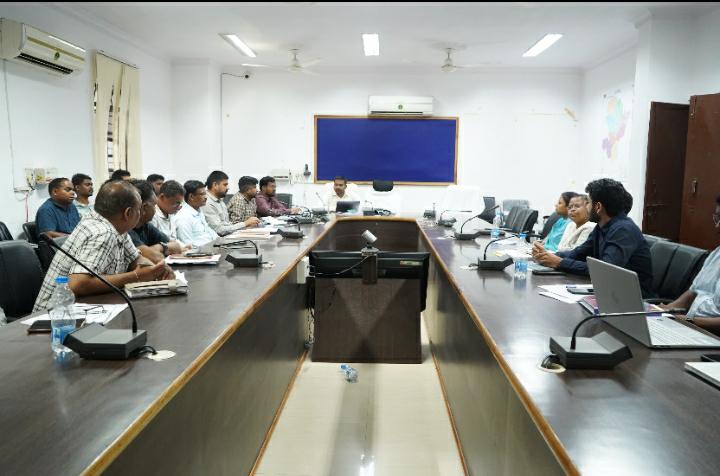 जिला पंचायत सीईओ ने ली जिला स्तरीय समीक्षा बैठक सुशासन शिविर और जनकल्याणकारी योजनाओं की प्रगति की समीक्षा