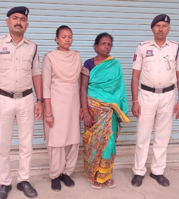 नशे के सौदागरों पर जशपुर पुलिस का कड़ा प्रहार,  आयुक्त सरगुजा संभाग श्री नरेन्द्र दुग्गा ने गांजा के अभ्यासतः आरोपिया दसी बाई निवासी गढ़ाटोली जशपुर के विरूद्ध  PIT NDPS Act कार्यवाही कर सजा आदेश पारित किया, भेजा गया जेल