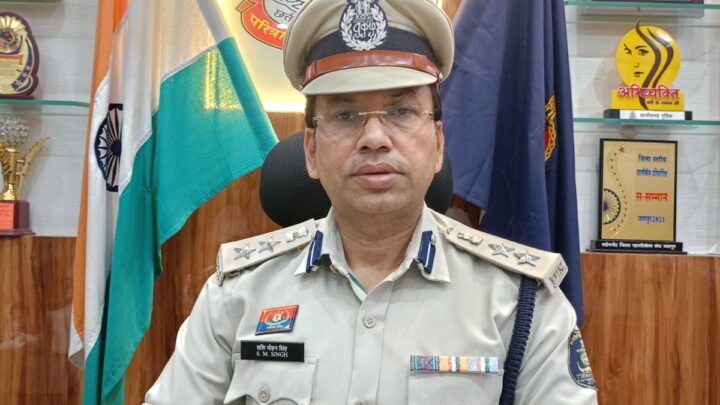 जशपुर पुलिस ने फिर से शुरू की जप्त वाहनों की राजसात की कार्यवाही, एसएसपी शशिमोहन सिंह के प्रतिवेदन पर कलेक्टर रोहित व्यास ने विगत दिनों गौ तस्करी में जप्त 04 प्रकरण में 04 वाहनों को राजसात करने का दिया आदेश, अभी तक वरिष्ठ पुलिस अधीक्षक के प्रतिवेदन पर 18 प्रकरण में 21 वाहनों पर राजसात की कार्यवाही पूर्ण,तस्करों के चंगुल से लगभग 900 से अधिक गौ-वंश को मुक्त कराकर कुल 46 वाहन कीमती लगभग 04 करोड़ का किया गया जप्त