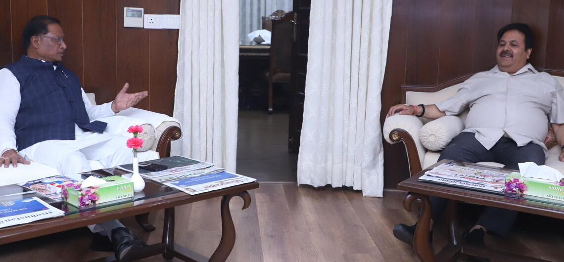 भारतीय क्रिकेट कंट्रोल बोर्ड (BCCI) के उपाध्यक्ष राजीव शुक्ला ने छत्तीसगढ़ सदन में मुख्यमंत्री विष्णुदेव साय से की मुलाकात भारतीय क्रिकेट कंट्रोल बोर्ड (BCCI) के उपाध्यक्ष राजीव शुक्ला ने छत्तीसगढ़ सदन में मुख्यमंत्री विष्णुदेव साय से की मुलाकात