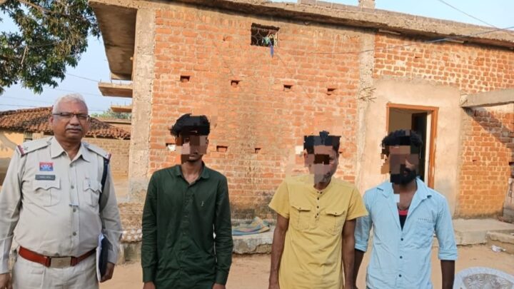 जशपुर पुलिस का अभियान जारी,12 दिनों में 20 व्यक्तियों को ढूंढने में पाई सफलता,ऑपरेशन तलाश के तहत जशपुर पुलिस लगातार कर रही  गुम व्यक्तियों की पता साजी, 20 गुमशुदा, दस्तयाब व्यक्तियों में  13 महिला व 07 पुरुष शामिल,जशपुर पुलिस प्रदेश व प्रदेश के बाहर से भी ढुंढ कर ला रही, गुमशुदा व्यक्तियों को,गुम व्यक्तियों को ढूंढने जारी रहेगा ऑपरेशन तलाश