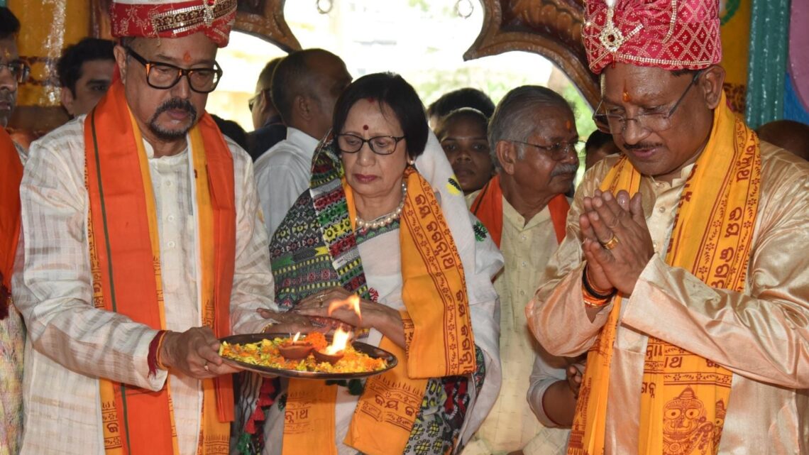 रथयात्रा महोत्सव में शामिल हुए राज्यपाल श्री रमेन डेका  मुख्यमंत्री श्री विष्णु देव साय भगवान जगन्नाथ की रथ यात्रा में हुए शामिल:छेरापहरा की रस्म अदायगी कर मांगा प्रदेशवासियों के लिए आशीर्वाद