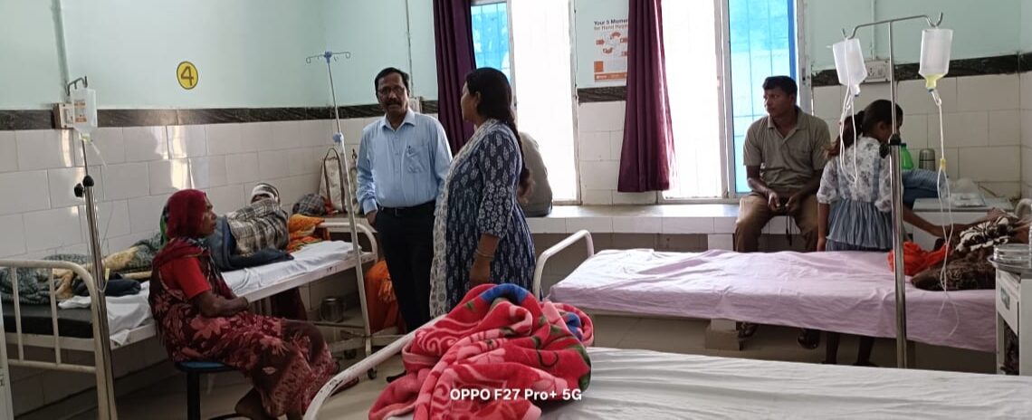 सीएमएचओ ने सीएचसी कांसाबेल का निरीक्षण कर अस्पताल को सुचारू रूप से संचालन हेतु दिए महत्वपूर्ण दिशा-निर्देश आपातकालीन चिकित्सा सुविधा 24 घंटे उपलब्ध कराने, एंटी स्नैक वेनम, मौसमी बीमारियों से संबंधित  दवाइयों के पर्याप्त  उपलब्धता सुनिश्चित करने के दिए निर्देश