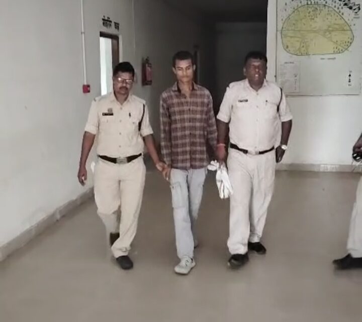 नशे के खिलाफ जशपुर पुलिस का कड़ा प्रहार, 41 हजार रुपए के प्रतिबंधित नशीली कैप्सूल SPASMO PROXYVON PIUS  के साथ पकड़ा गया आरोपी, गिरफ्तार कर भेजा जेल