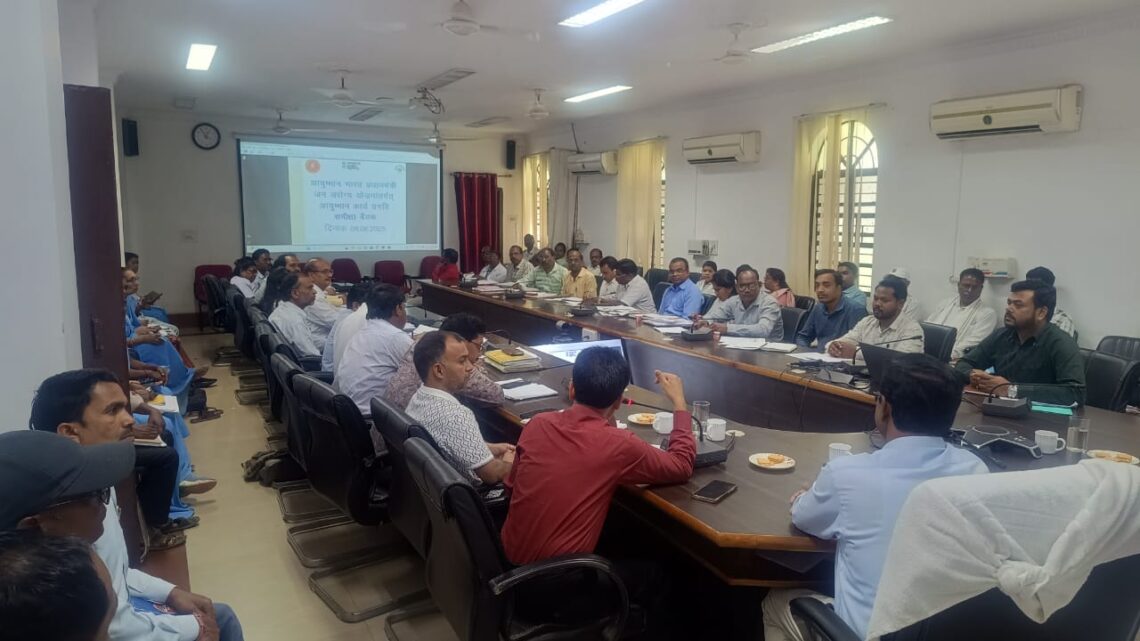आयुष्मान कार्ड बनाने के संबंध में समीक्षा बैठक सम्पन्न छुटे हुए हितग्राहियों को कार्ड बनाने के दिए निर्देश आयुष्मान कार्ड बनाने के संबंध में समीक्षा बैठक सम्पन्न छुटे हुए हितग्राहियों को कार्ड बनाने के दिए निर्देश