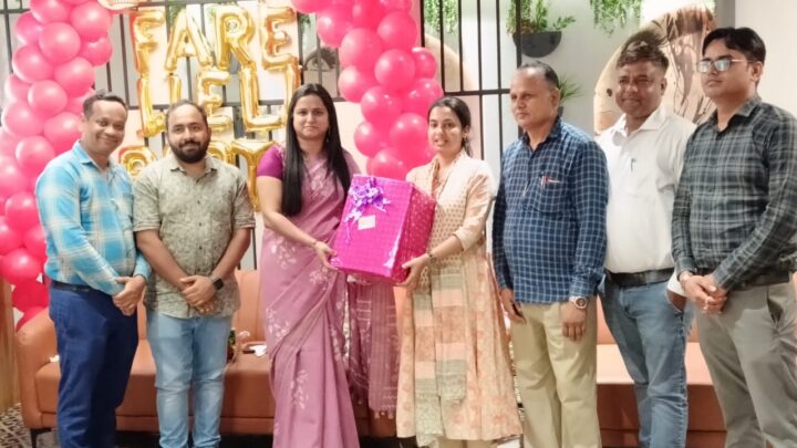 एसडीएम पत्थलगांव आकांक्षा त्रिपाठी को दी गई भावभीनी विदाई