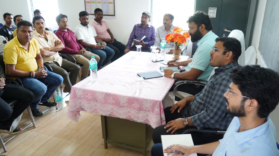 कलेक्टर ने दुलदुला के जनप्रतिनिधियों, सरपंच आम नागरिकों के साथ संयुक्त बैठक लेकर उनकी मांगों और समस्याओं की जानकारी ली दुलदुला में 99 लाख की लागत से बनाया जाएगा नया बस स्टैंड यात्री प्रतीक्षालय के साथ दुकान के लिए कॉम्प्लेक्स भी बनाया जाएगा नव निर्मित पुलिया के सामने बने बिजली खम्भे को शिफ्ट करने कलेक्टर ने दिए निर्देश