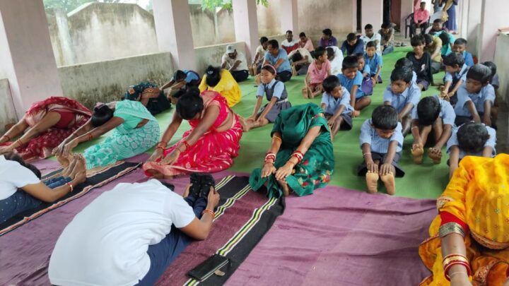 जन जन में योग जागृति प्रसार के लिए 19 ग्रामों में योगाभ्यास का हुआ आयोजन लगातार बारिश के बाद भी लोगों ने पूरे उत्साह से पहुंचे योगाभ्यास करने