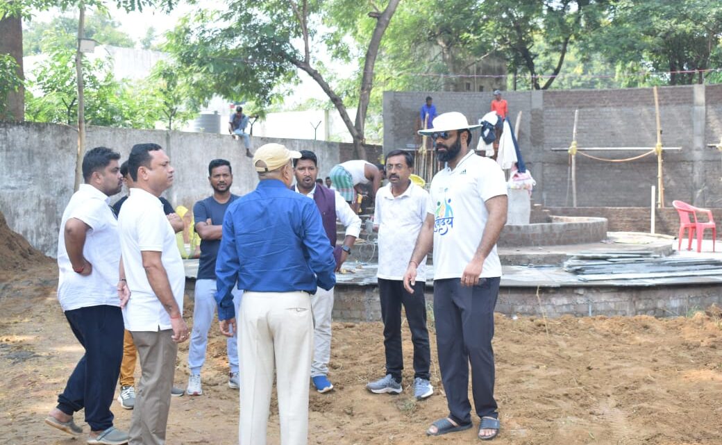 कलेक्टर ने अटल परिसर निर्माण कार्य का किया अवलोकन जनपद अध्यक्ष, नगरपालिका अध्यक्ष सहित जनप्रतिनिधियों से नगर विकास पर की चर्चा कलेक्टर ने अटल परिसर निर्माण कार्य का किया अवलोकन जनपद अध्यक्ष, नगरपालिका अध्यक्ष सहित जनप्रतिनिधियों से नगर विकास पर की चर्चा