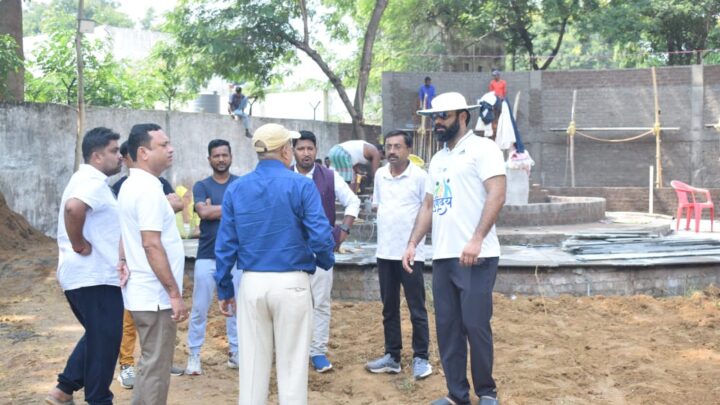 कलेक्टर ने अटल परिसर निर्माण कार्य का किया अवलोकन जनपद अध्यक्ष, नगरपालिका अध्यक्ष सहित जनप्रतिनिधियों से नगर विकास पर की चर्चा