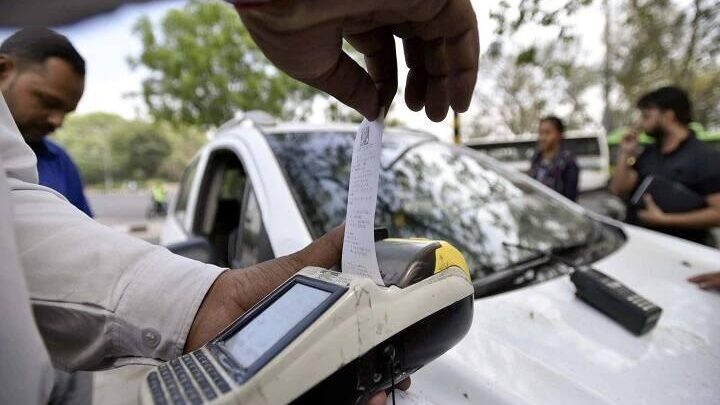 वाहन चालक हो जायें सावधान! फिर से कटने वाला है चालान, बिना हेलमेट व सीट बेल्ट वालों पर होगा एक्शन