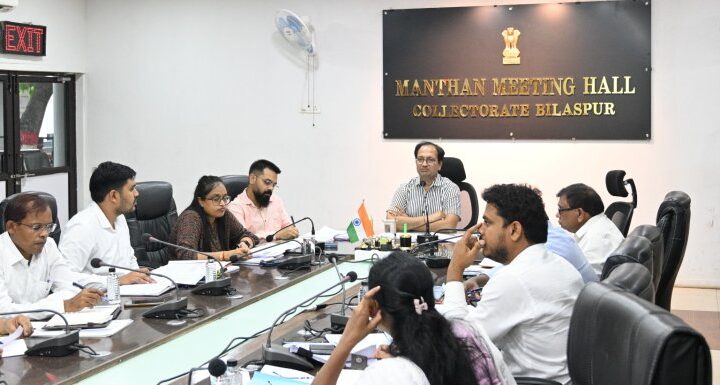 प्राचार्य शिक्षक स्कूल से मिले नदारद: सभी को कारण बताओ नोटिस जारी, कलेक्टर के निर्देश पर बिलासपुर डीईओ ने स्कूलों का किया था आकस्मिक निरीक्षण! 16 जून से खुल गए है स्कूल