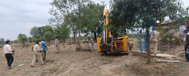 अवैध अतिक्रमण पर बड़ी कार्यवाही: 30 एकड़ वन भूमि मुक्त, वृक्षारोपण की तैयारी शुरू