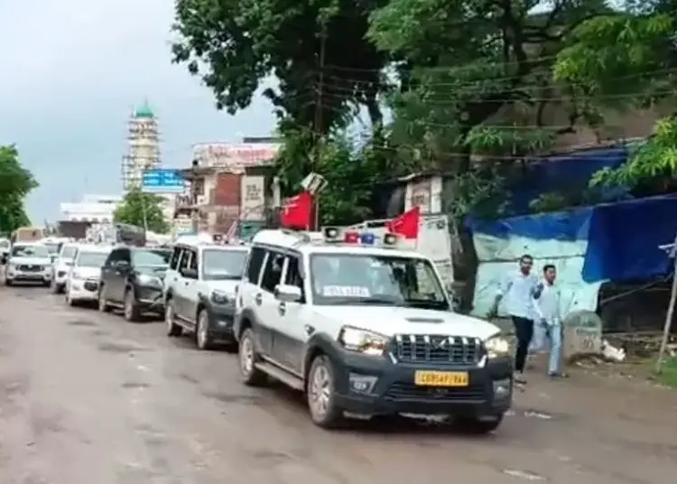 मंत्री का काफिला रोकना पड़ा महंगा, 15 से ज्यादा प्रदर्शनकारियों पर FIR, खराब सड़क को लेकर चल रहा था प्रदर्शन
