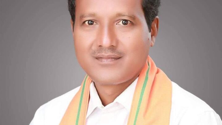 धीरे चले सुरक्षित अपने घर पहुंचे-सांसद श्री राधेश्याम राठिया हेलमेट लगाकर ही वाहन चलाने की अपील सांसद की अध्यक्षता में सड़क सुरक्षा समिति की बैठक संपन्न