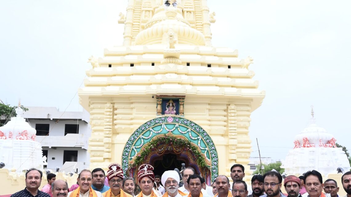 माता लक्ष्मी ने रोका भगवान जगन्नाथ का मार्ग, अनुनय-विनय के बाद दी गर्भगृह में प्रवेश की अनुमति  बाहुड़ा रथ यात्रा के दौरान जीवंत हुआ पौराणिक प्रसंग, श्रद्धालुओं में उमड़ा भाव का सागर