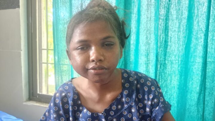 जशपुर पुलिस ने दिया मानवता एवं संवदेनशीलता का परिचय, विगत 01 साल से उपर परिवार से बिछड़कर भटक रही युवती को ईलाज कराकर उसके परिजनों से मिलाया