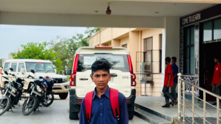 माओवादी प्रभाव से निकलकर विकास की राह पर अग्रसर पुवर्ती गांव  नवोदय में चयनित माडवी अर्जुन, गांव के बच्चों के लिए बना प्रेरणास्रोत