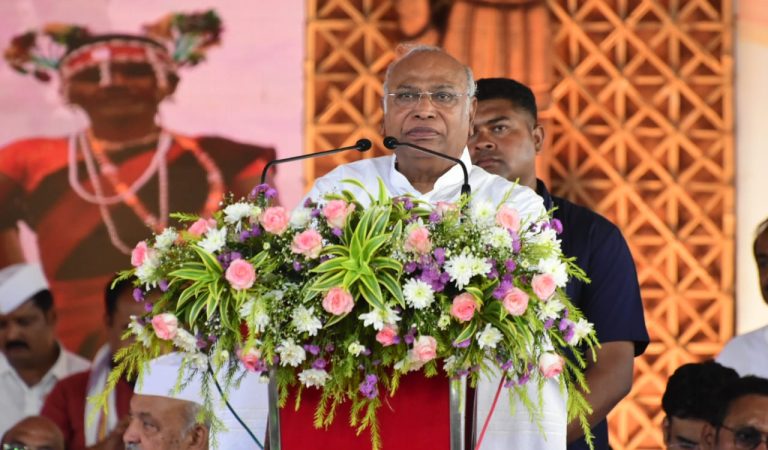 7 जुलाई को खड़गे की सभा कैसी होगी? पीसीसी अध्यक्ष दीपक बैज ने दी जानकारी, 25000 से ज्यादा कार्यकर्ता पहुंचेंगे रायपुर