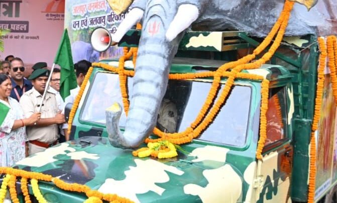 गजरथ ने 29 स्कूलों में पहुंचकर 4 हजार से अधिक विद्यार्थियों को  हाथी की गतिविधियों की दी जानकारी