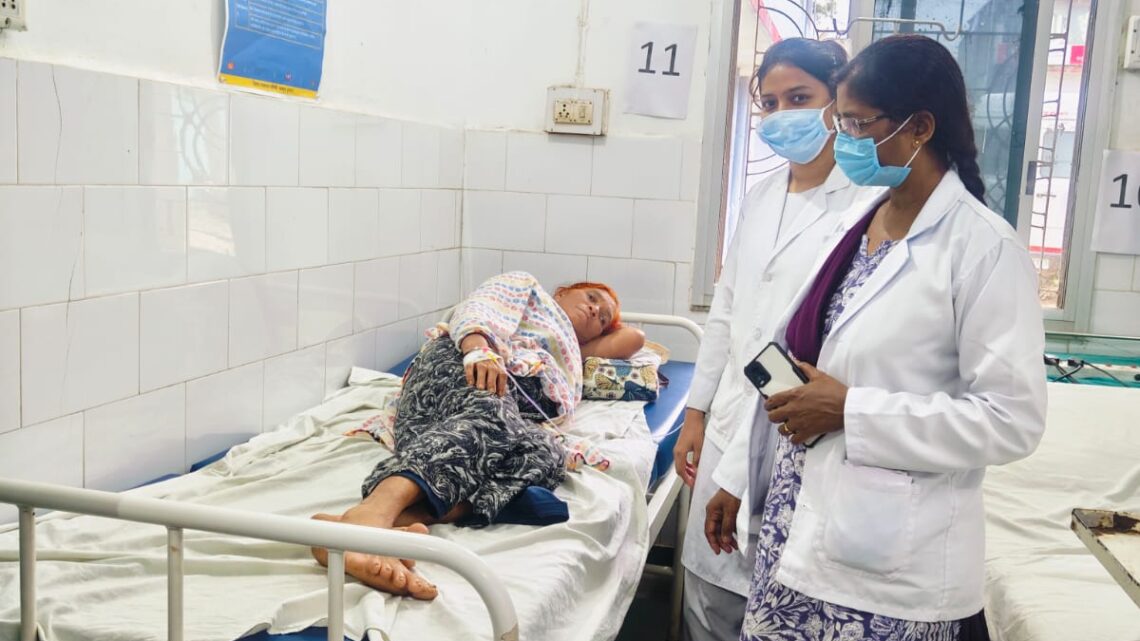 सर्पदंश पर मुकुटमनी का सामुदायिक स्वास्थ्य केंद्र में हुआ उपचार एंटी स्नेक वेनम की सभी स्वास्थ्य केंद्रों में है पर्याप्त उपलब्धता