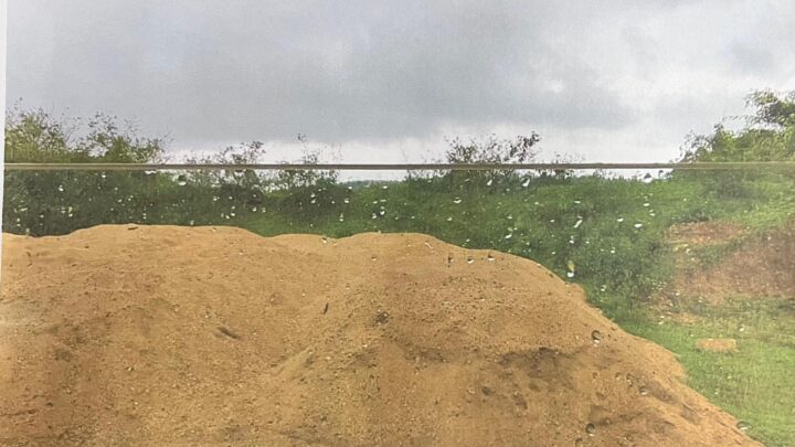 रेत के अवैध भण्डारण पर खनिज विभाग की सख्त कार्यवाही 310  ट्रैक्टर रेत के अवैध भण्डारण पर प्रकरण दर्ज