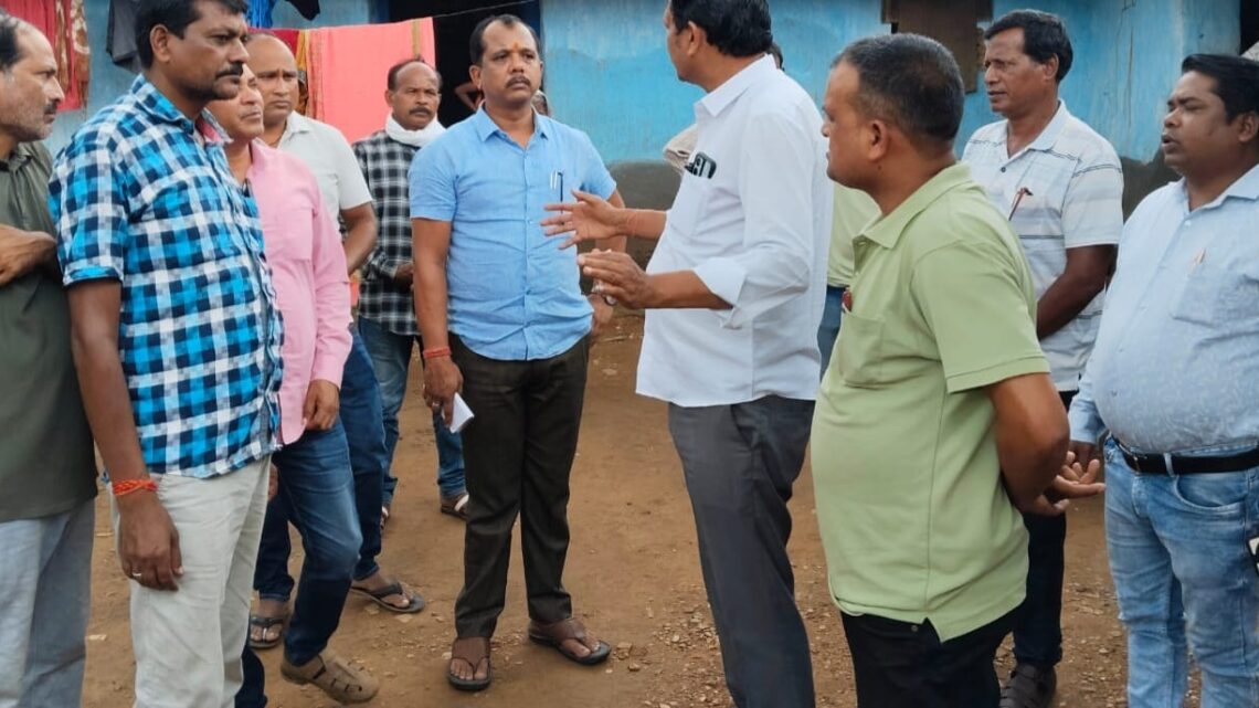 दुख की घड़ी में पहुंचा जनप्रतिनिधियों का सहारा, सांप काटने से मृत छात्र अमृत साय के घर पहुंचे जिला पंचायत अध्यक्ष सालिक साय जनपद पंचायत फरसाबहार कार्यालय का किया निरीक्षण, साथ रहे जिला पंचायत सदस्य वेदप्रकाश भगत