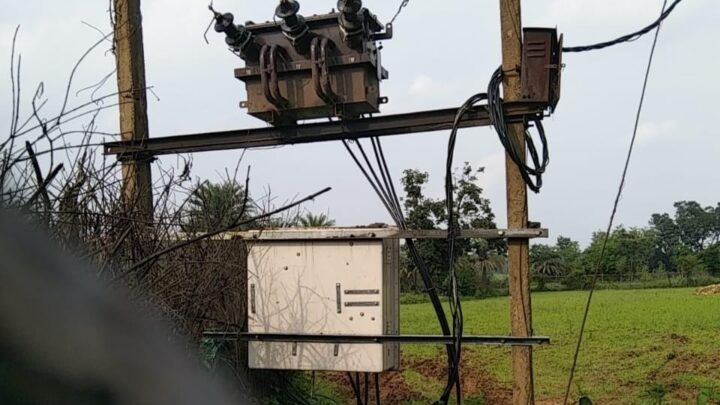 मुख्यमंत्री कैंप कार्यालय की पहल पर  ग्राम  केनाडांड़ में बदला गया  ट्रांसफार्मर पुनः बहाल हुई विद्युत आपूर्ति, ग्रामीणों ने जताया मुख्यमंत्री के प्रति आभार
