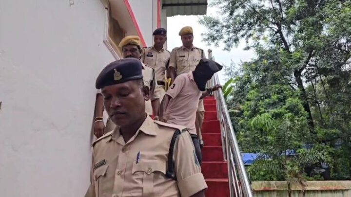 लूट व गोलीकांड का मास्टरमाइंड रवि हुआ गिरफ्तार, झारखंड से गिरफ्तार कर लौटी छत्तीसगढ़ पुलिस