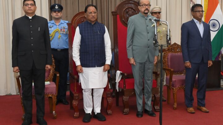 राज्यपाल श्री डेका ने दिलाई मंत्रियों को शपथ  राजभवन में शपथ ग्रहण समारोह सम्पन्न